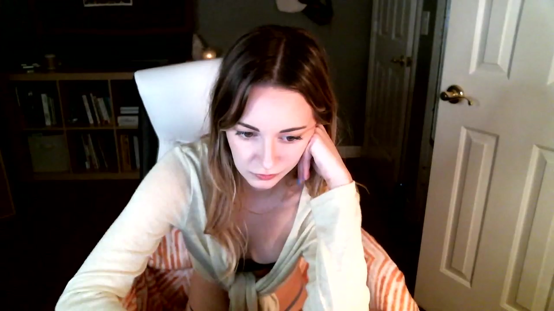 Gallery image thumbnail from JaneRiley_'s myfreecams stream on, 01/18/2023, 23:09 image 18 of 20
