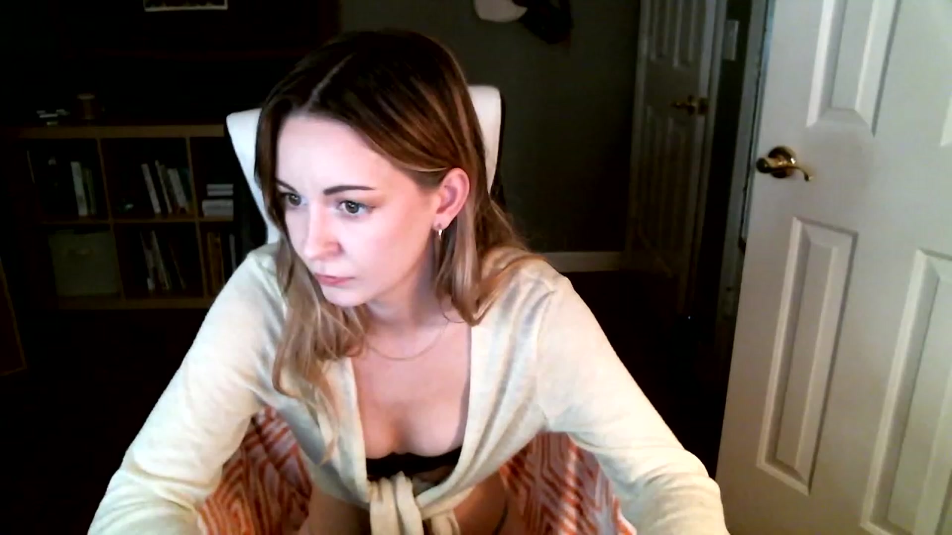Gallery image thumbnail from JaneRiley_'s myfreecams stream on, 01/18/2023, 23:09 image 1 of 20