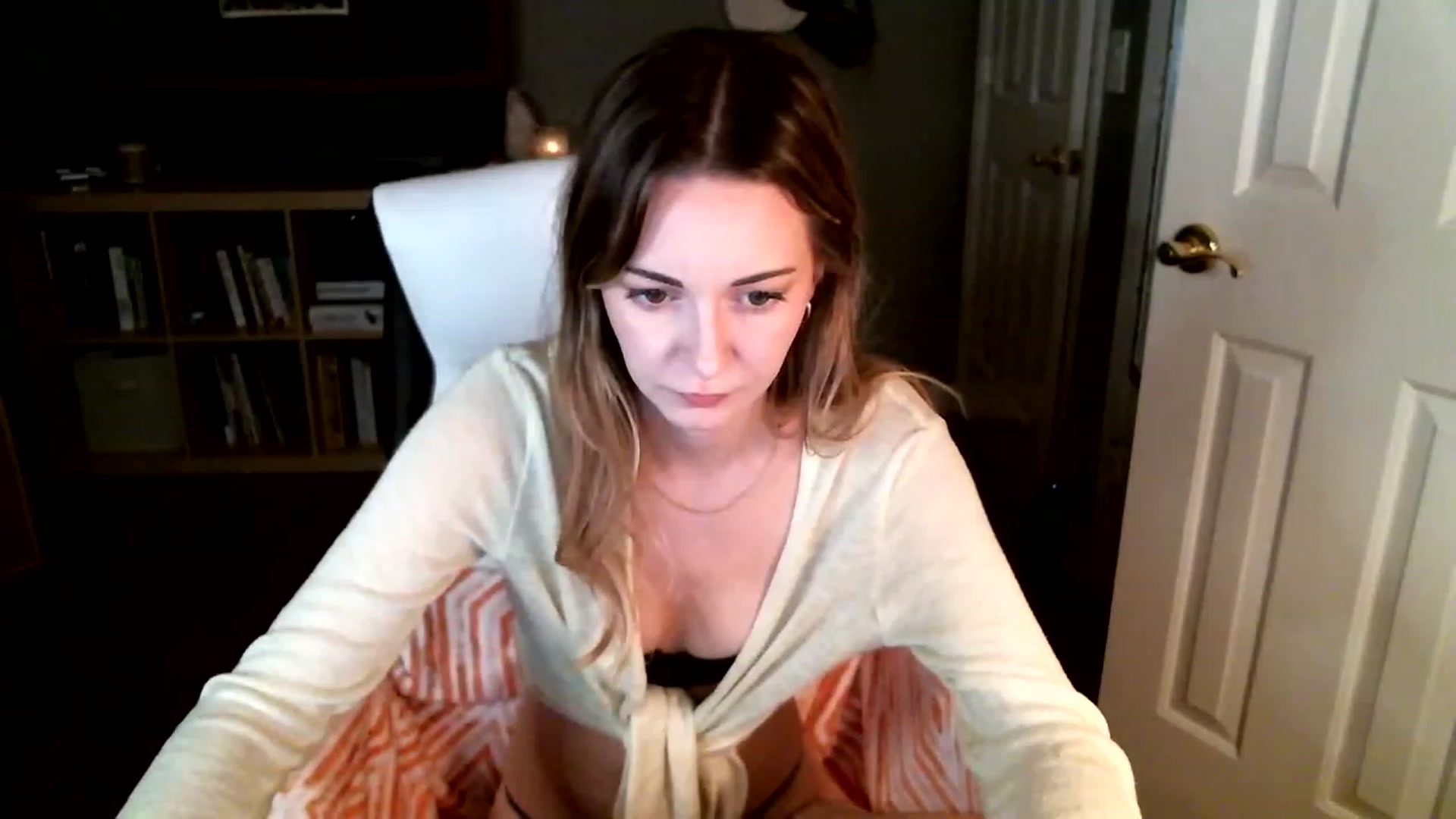 Gallery image thumbnail from JaneRiley_'s myfreecams stream on, 01/18/2023, 23:09 image 15 of 20