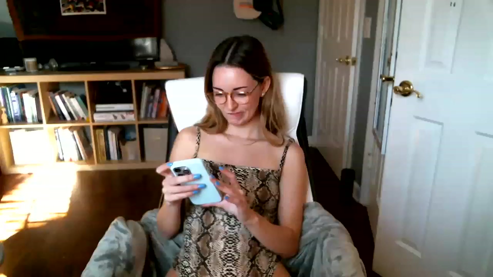 Gallery image thumbnail from JaneRiley_'s myfreecams stream on, 01/19/2023, 19:45 image 18 of 20