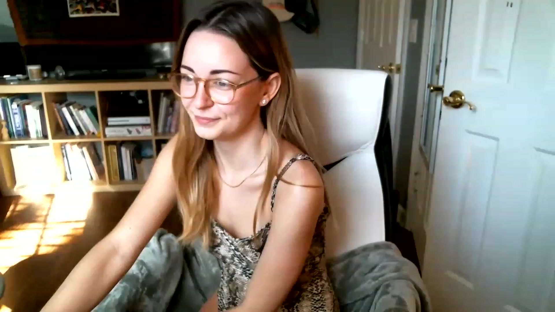 Gallery image thumbnail from JaneRiley_'s myfreecams stream on, 01/19/2023, 19:45 image 19 of 20