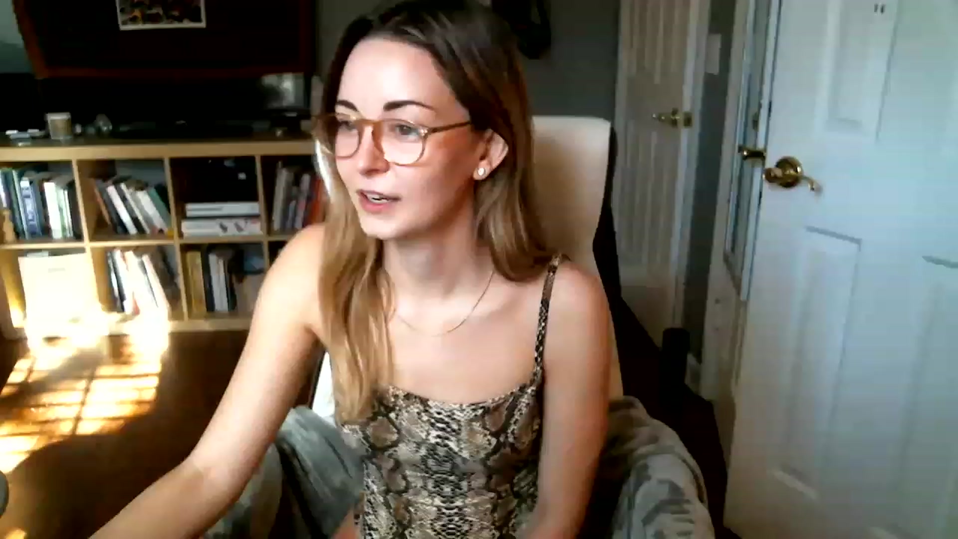 Gallery image thumbnail from JaneRiley_'s myfreecams stream on, 01/19/2023, 19:45 image 20 of 20