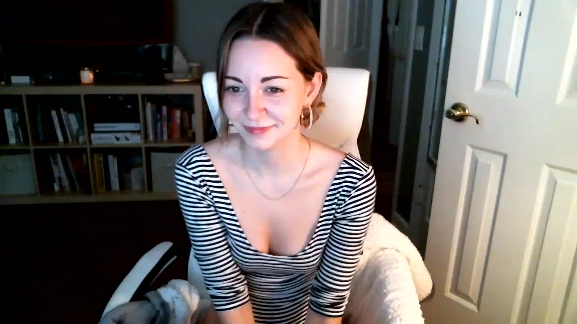 Gallery image thumbnail from JaneRiley_'s myfreecams stream on, 01/25/2023, 18:25 image 6 of 20