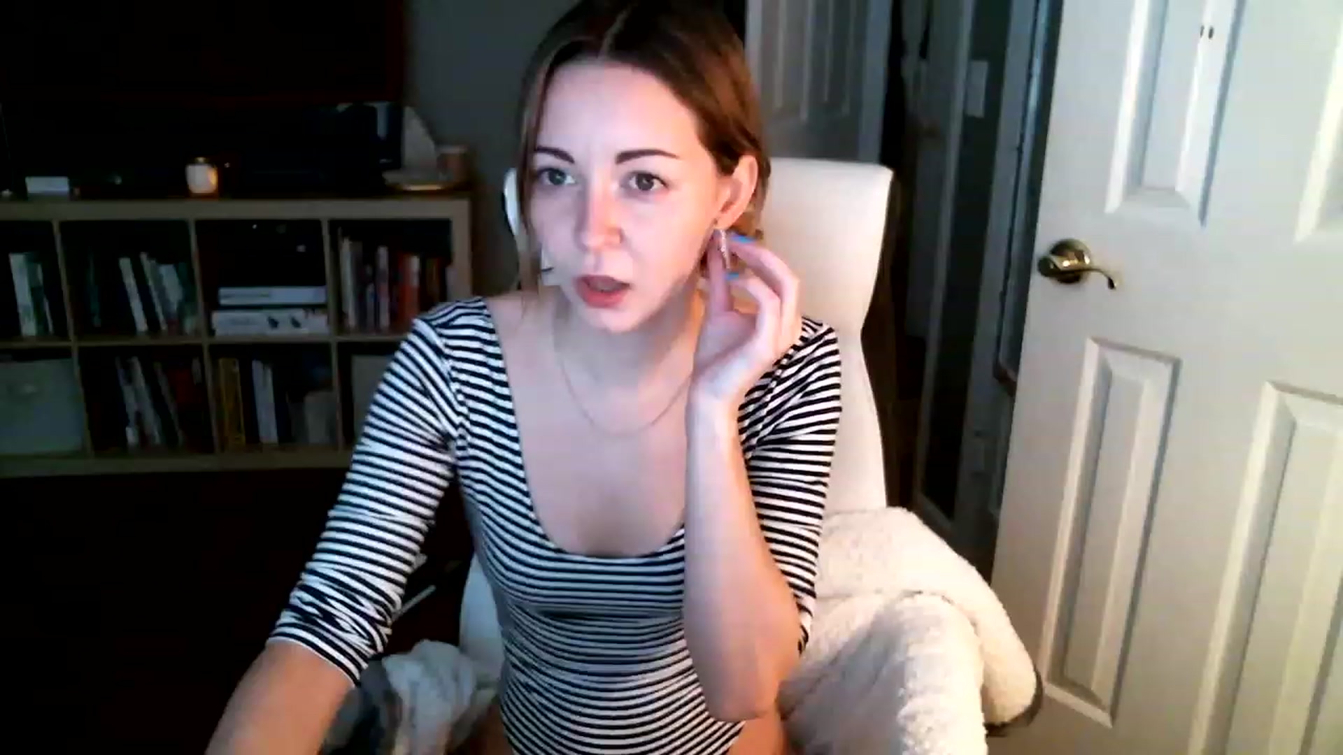 Gallery image thumbnail from JaneRiley_'s myfreecams stream on, 01/25/2023, 18:25 image 5 of 20