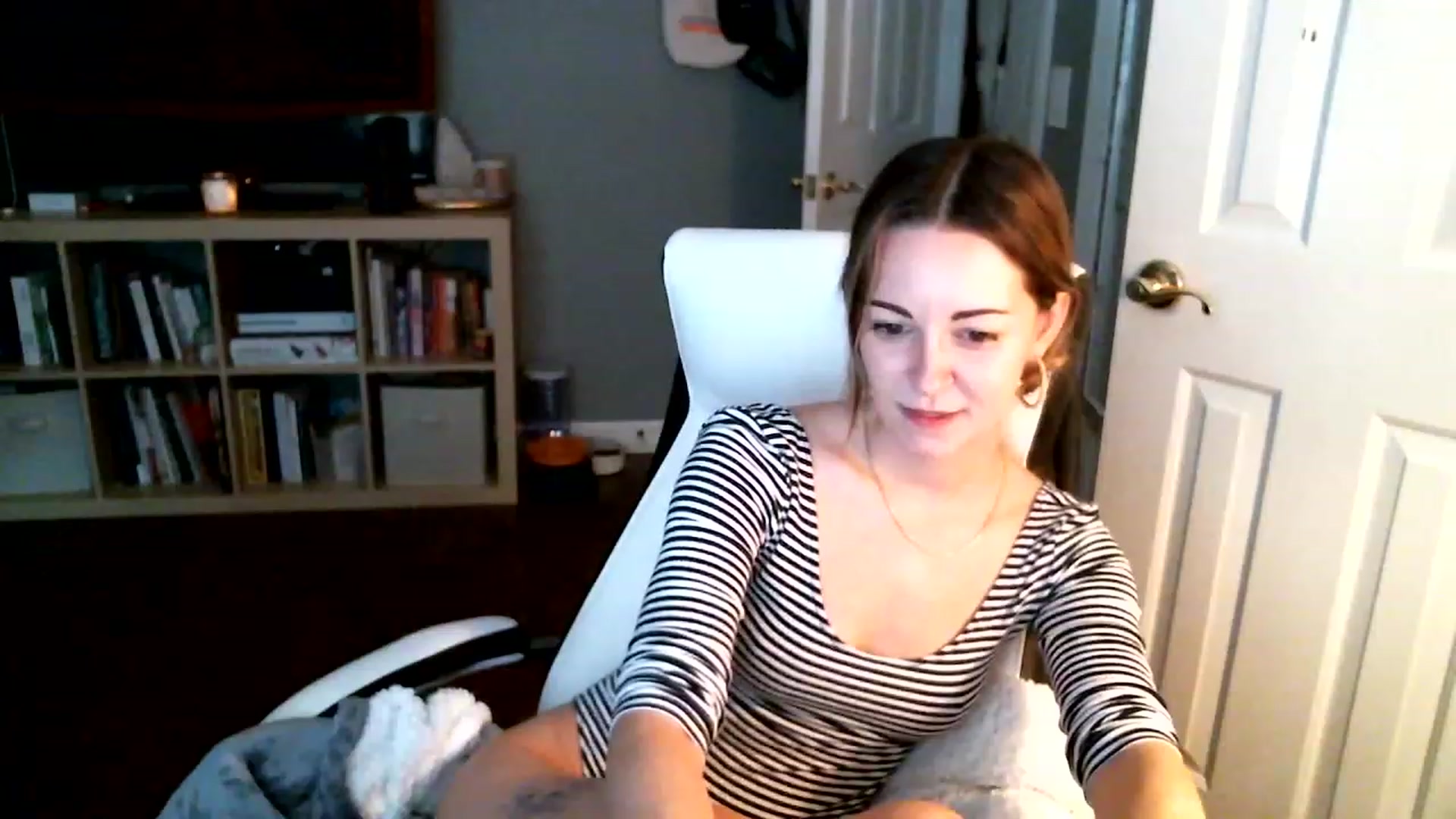 Gallery image thumbnail from JaneRiley_'s myfreecams stream on, 01/25/2023, 18:25 image 7 of 20