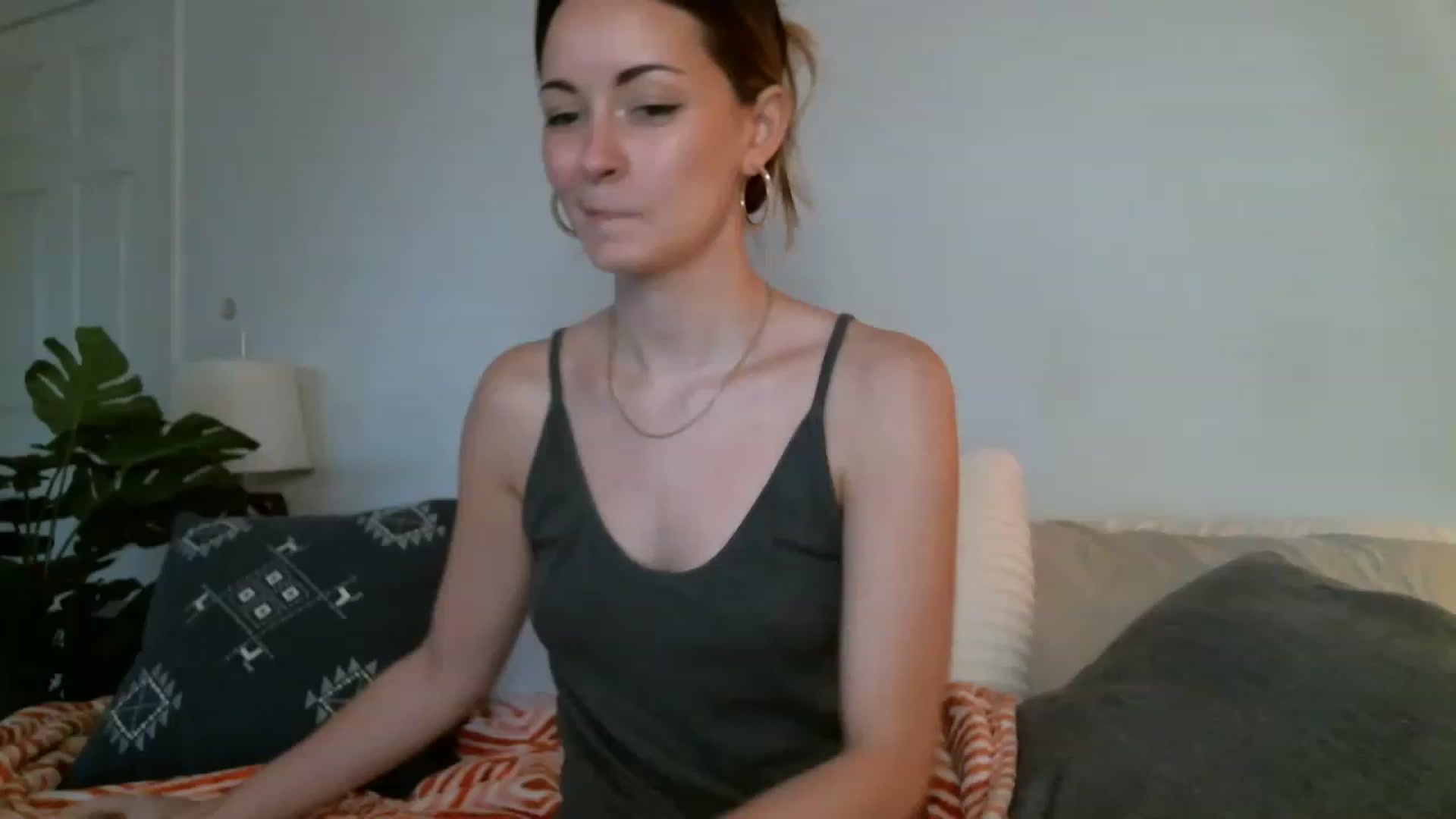 Gallery image thumbnail from JaneRiley_'s myfreecams stream on, 02/10/2023, 18:26 image 3 of 20