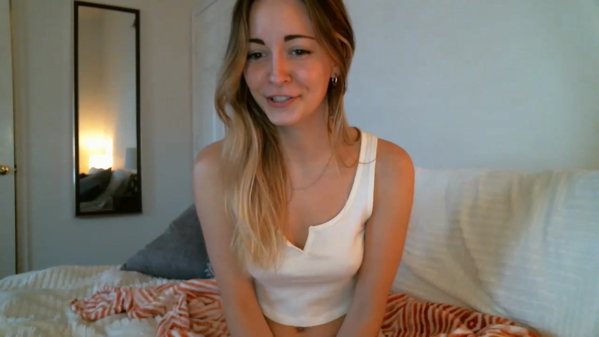 Gallery image thumbnail from JaneRiley_'s myfreecams stream on, 02/13/2023, 18:38 image 15 of 20