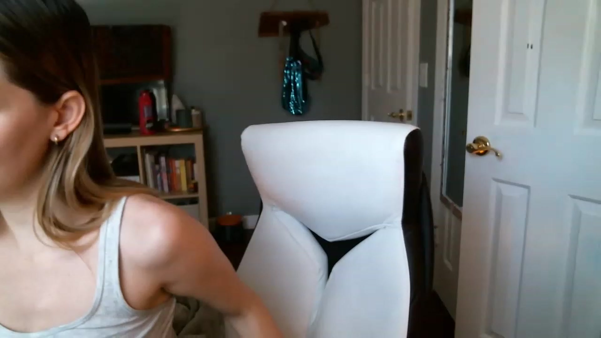 Gallery image thumbnail from JaneRiley_'s myfreecams stream on, 02/28/2023, 19:46 image 1 of 20