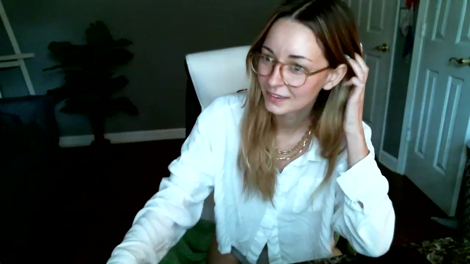 Gallery image thumbnail from JaneRiley_'s myfreecams stream on, 06/22/2023, 18:17 image 14 of 20