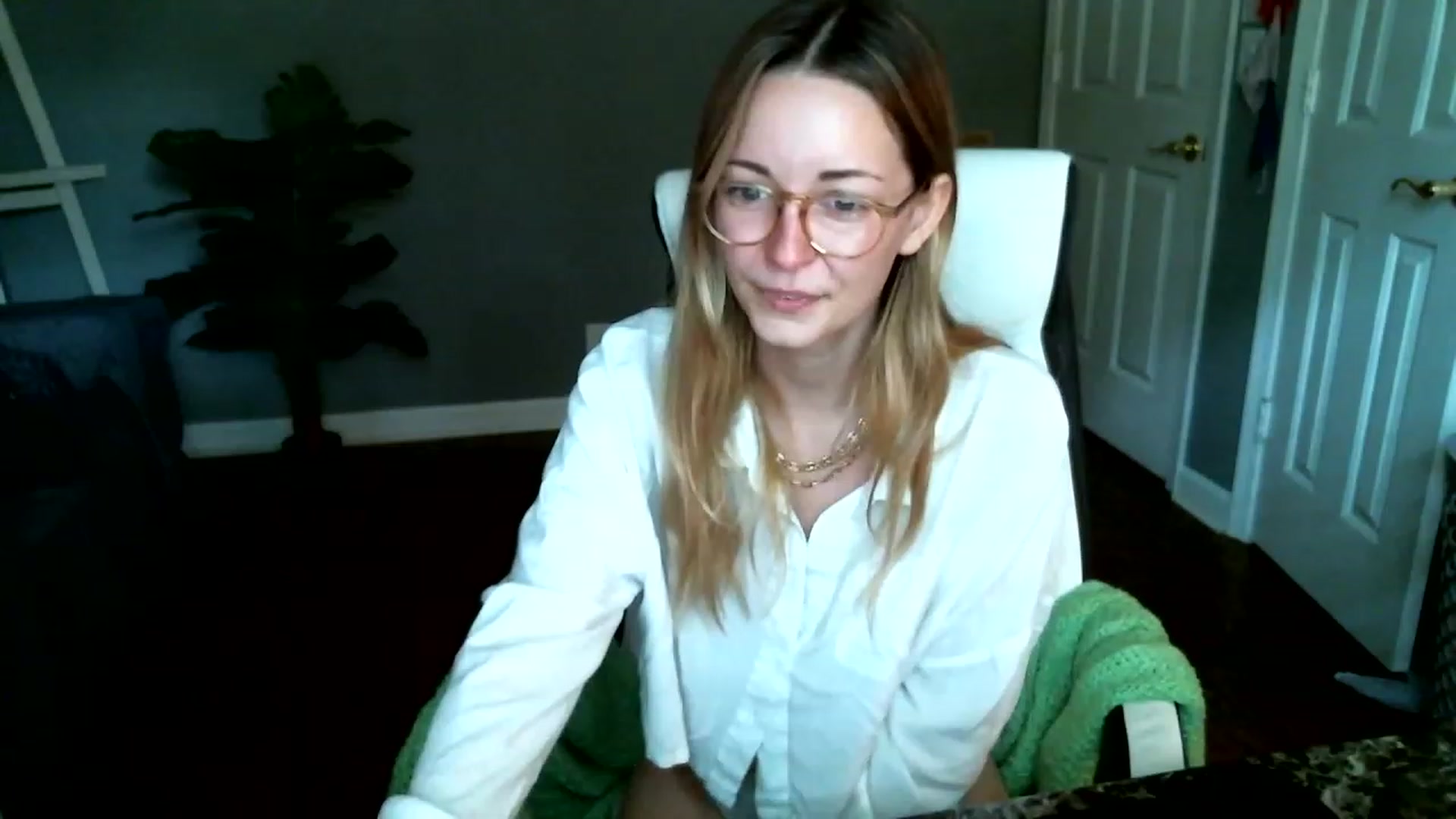 Gallery image thumbnail from JaneRiley_'s myfreecams stream on, 06/22/2023, 18:17 image 16 of 20