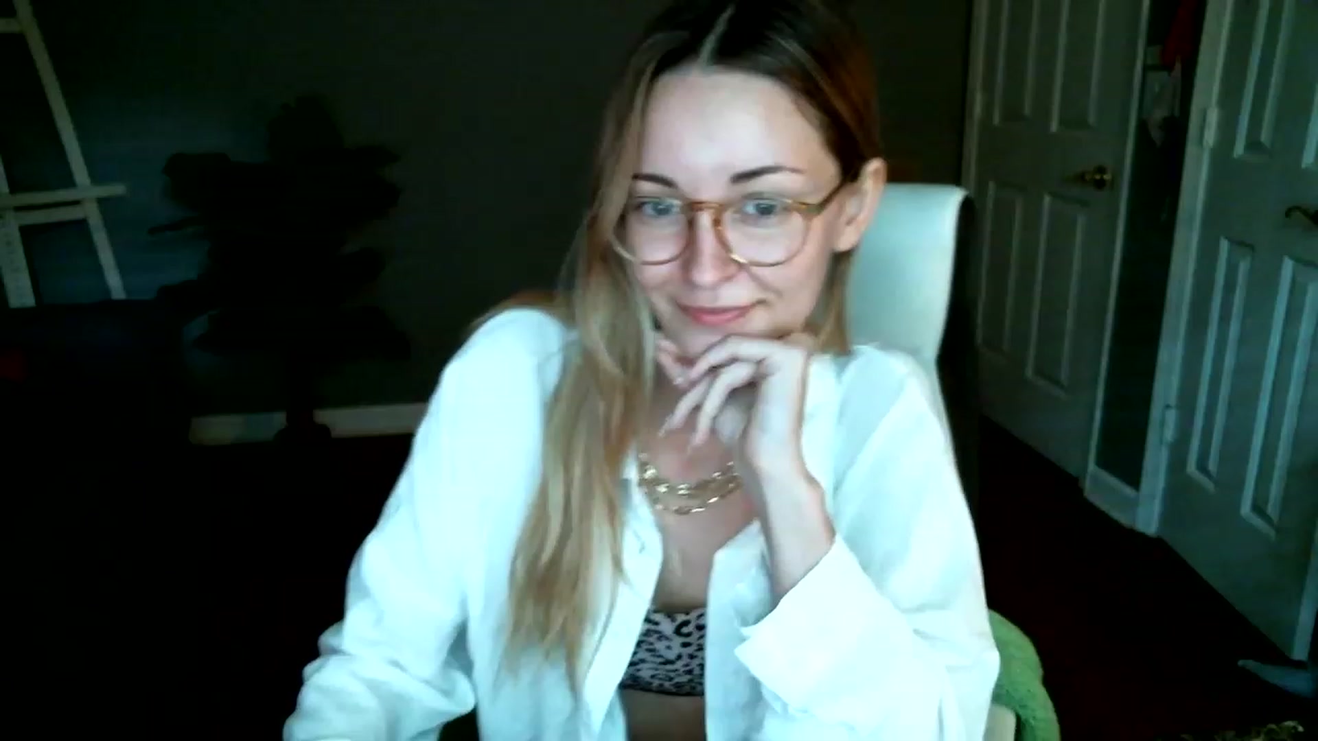 Gallery image thumbnail from JaneRiley_'s myfreecams stream on, 06/22/2023, 18:17 image 7 of 20