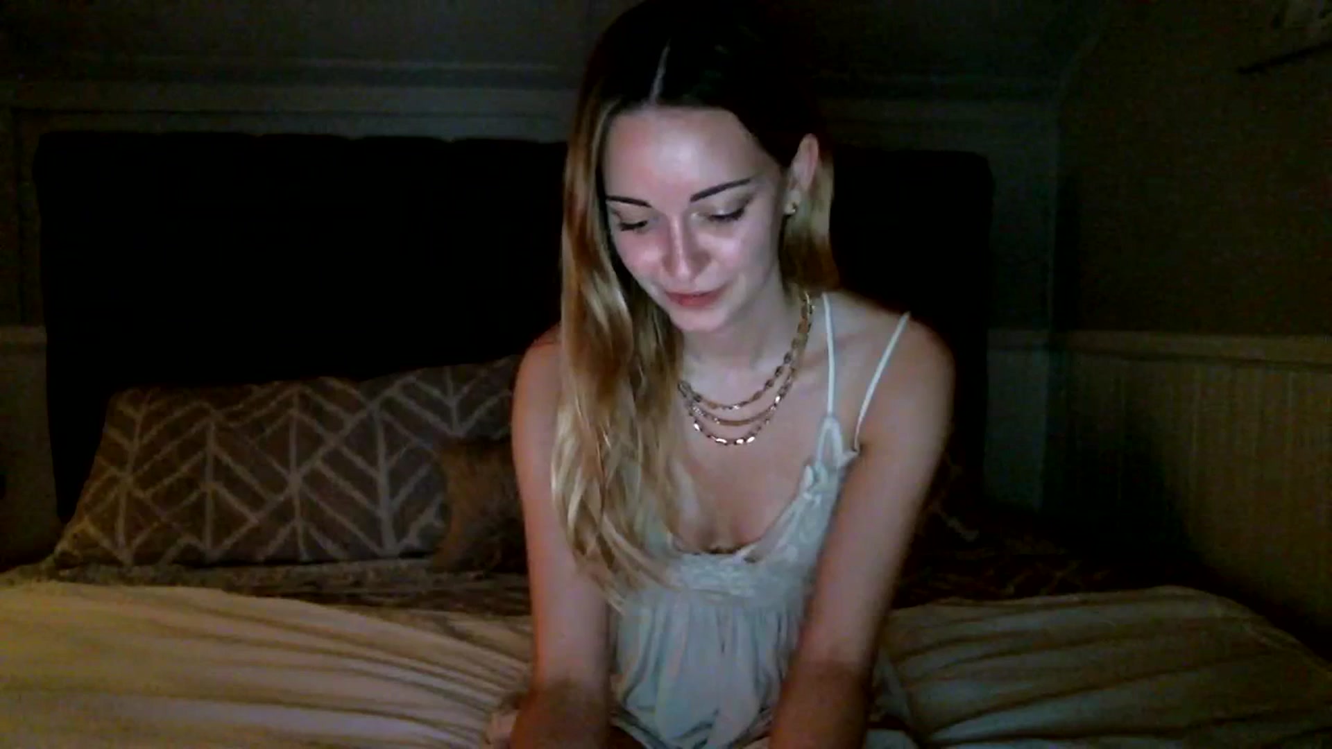 Gallery image thumbnail from JaneRiley_'s myfreecams stream on, 06/30/2023, 06:32 image 1 of 20