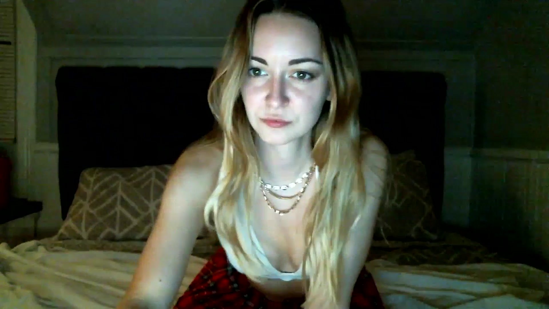 Gallery image thumbnail from JaneRiley_'s myfreecams stream on, 06/30/2023, 07:28 image 14 of 20