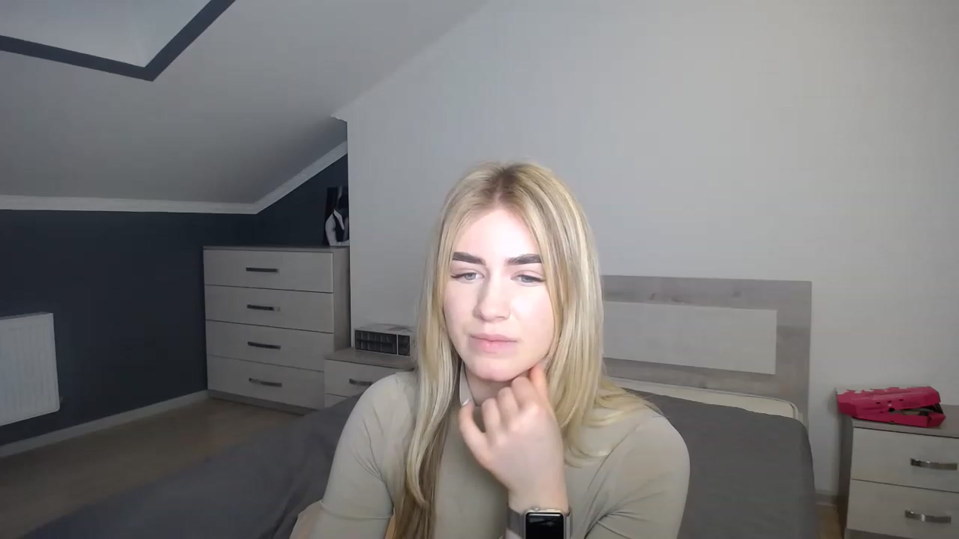 Gallery image thumbnail from Jane_Cooper's myfreecams stream on, 01/03/2023, 15:34 image 1 of 20