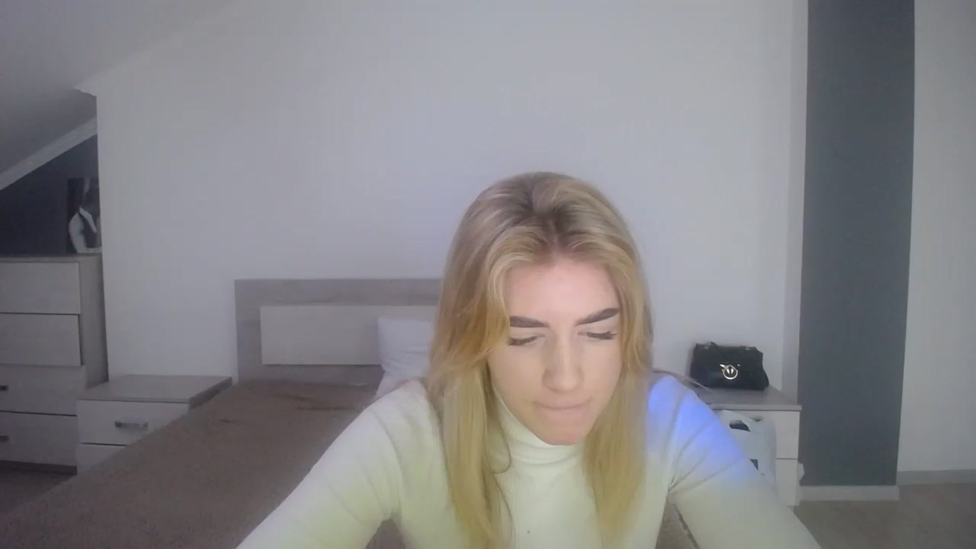 Gallery image thumbnail from Jane_Cooper's myfreecams stream on, 01/06/2023, 08:53 image 1 of 20
