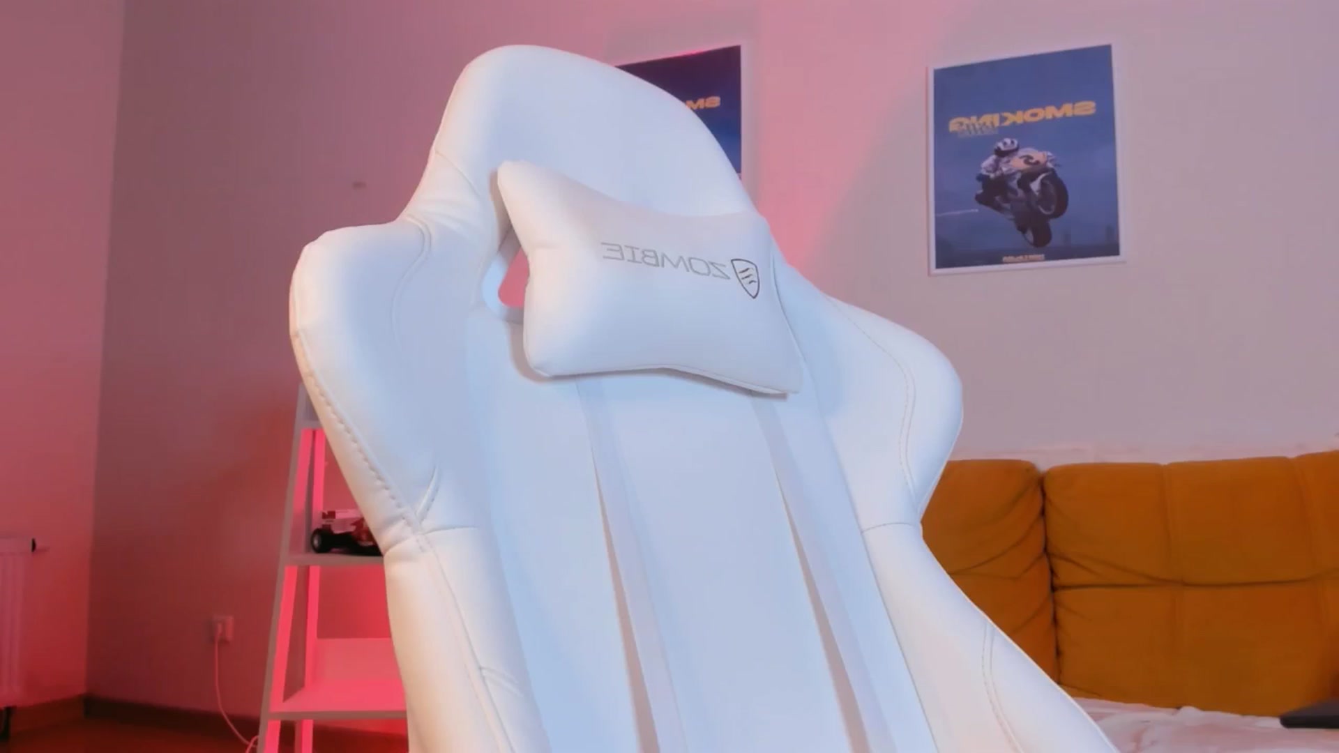 Gallery image thumbnail from Jane_Everly's myfreecams stream on, 09/22/2025, 09:43 image 16 of 20