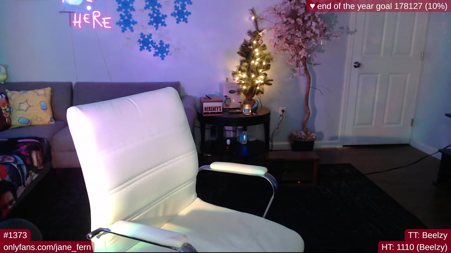 Gallery image thumbnail from Jane_Fern's myfreecams stream on, 12/12/2022, 06:10 image 11 of 20