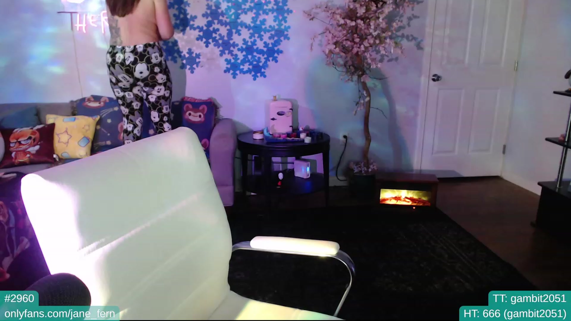 Gallery image thumbnail from Jane_Fern's myfreecams stream on, 01/10/2023, 05:43 image 3 of 20