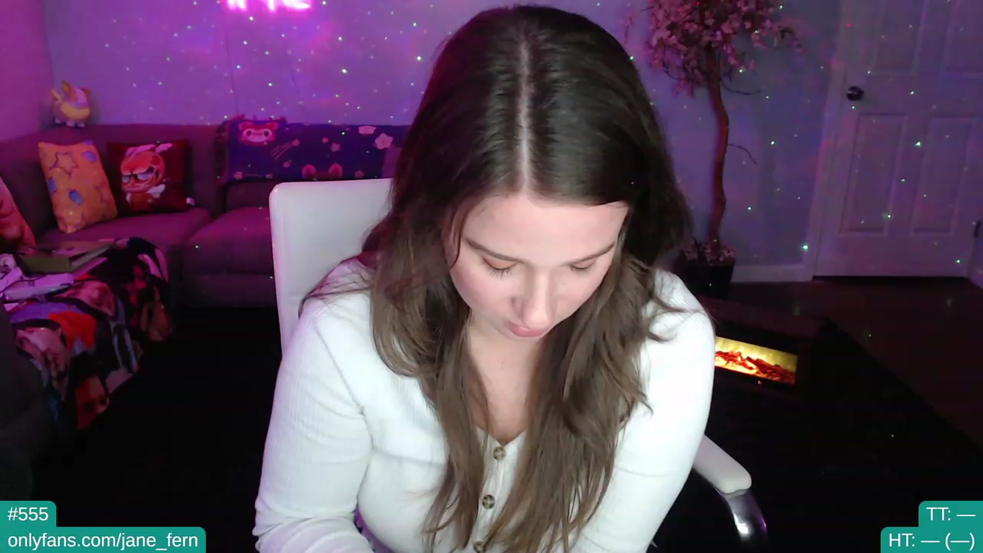 Gallery image thumbnail from Jane_Fern's myfreecams stream on, 01/19/2023, 04:51 image 3 of 20