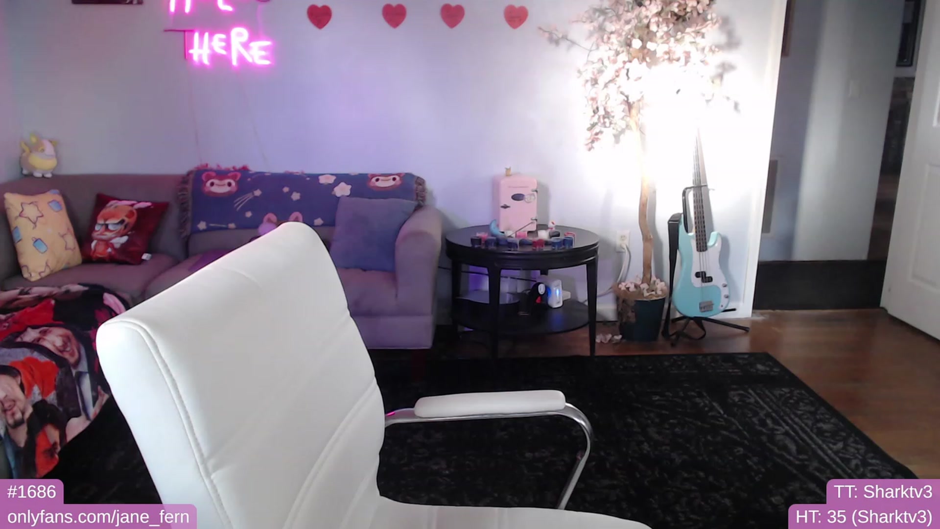 Gallery image thumbnail from Jane_Fern's myfreecams stream on, 02/09/2023, 22:06 image 17 of 20