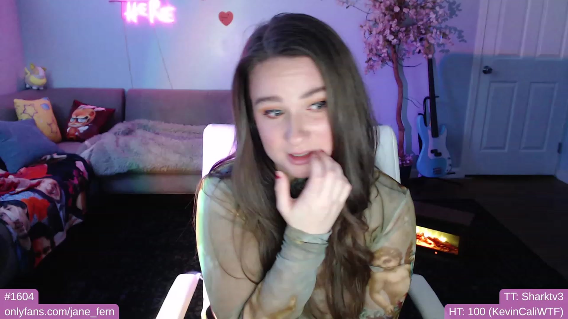 Gallery image thumbnail from Jane_Fern's myfreecams stream on, 02/23/2023, 02:54 image 6 of 20