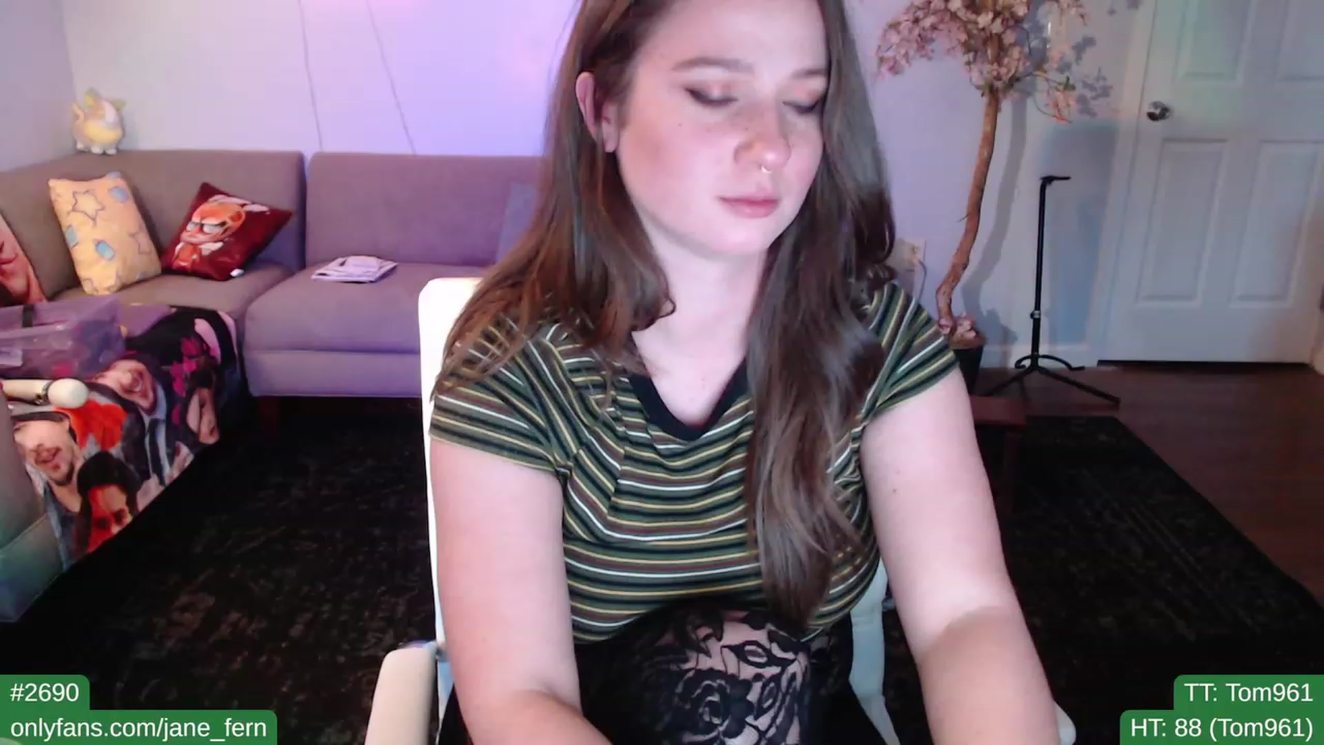 Gallery image thumbnail from Jane_Fern's myfreecams stream on, 03/21/2023, 01:54 image 4 of 20