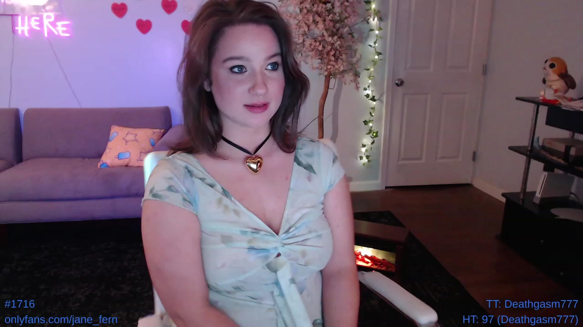 Gallery image thumbnail from Jane_Fern's myfreecams stream on, 04/25/2023, 03:05 image 2 of 20