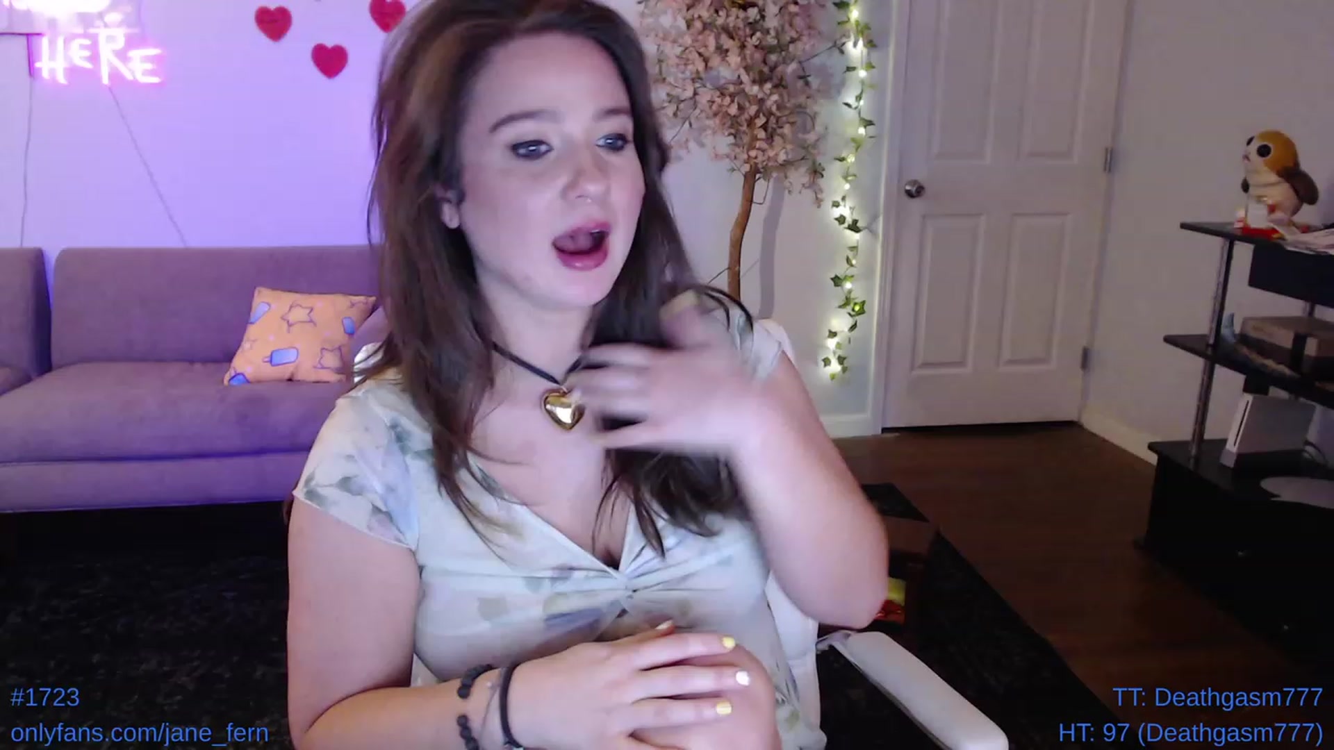 Gallery image thumbnail from Jane_Fern's myfreecams stream on, 04/25/2023, 03:05 image 1 of 20