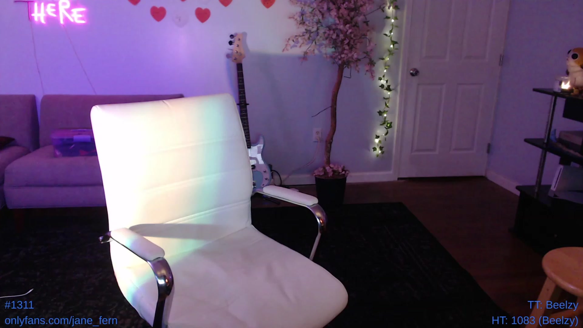 Gallery image thumbnail from Jane_Fern's myfreecams stream on, 04/29/2023, 05:33 image 10 of 20