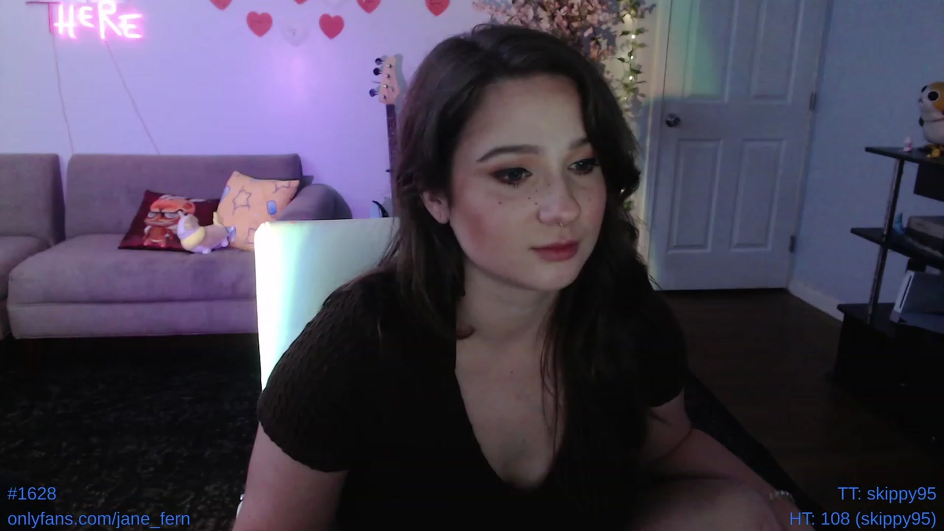 Gallery image thumbnail from Jane_Fern's myfreecams stream on, 05/09/2023, 24:55 image 13 of 20