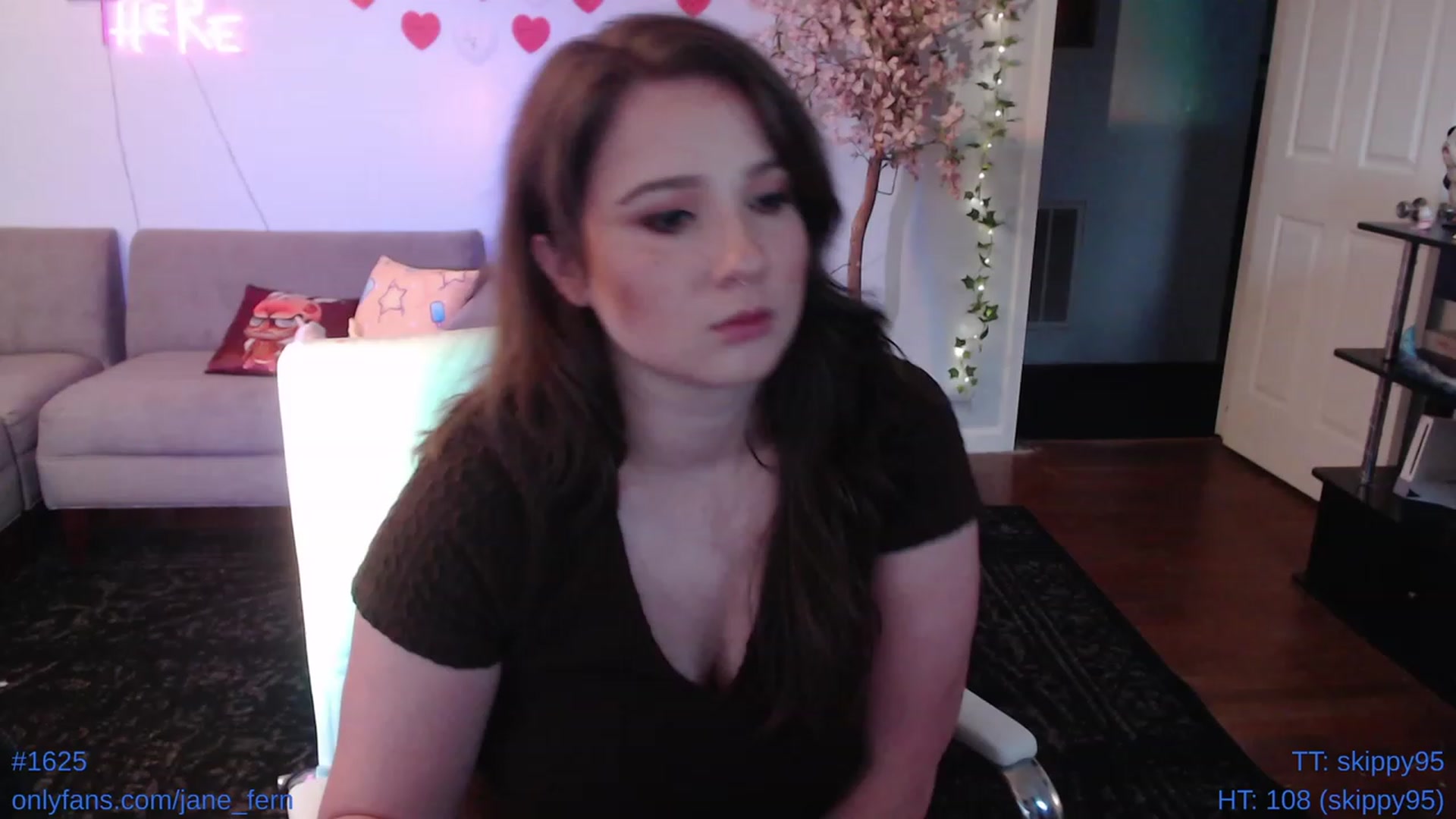 Gallery image thumbnail from Jane_Fern's myfreecams stream on, 05/09/2023, 24:55 image 4 of 20