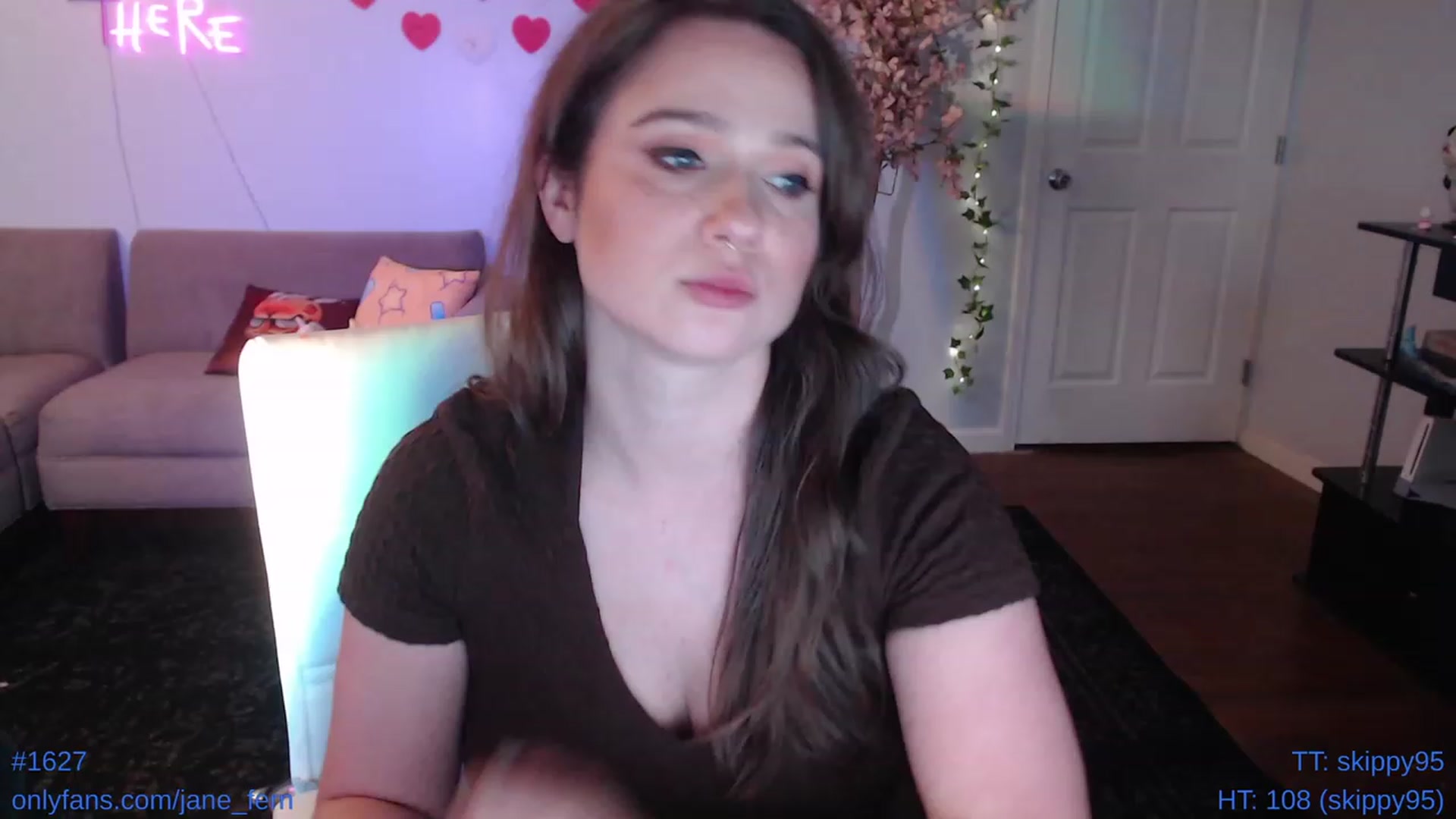 Gallery image thumbnail from Jane_Fern's myfreecams stream on, 05/09/2023, 24:55 image 9 of 20