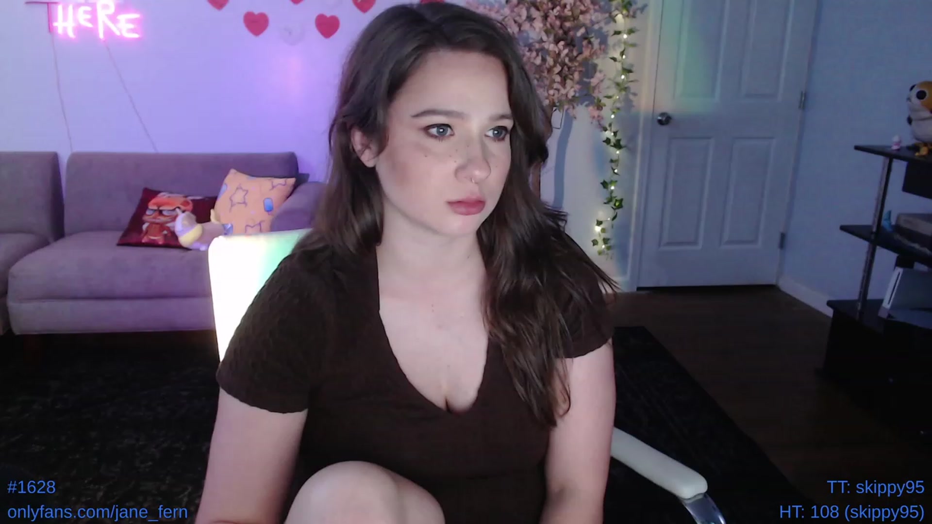 Gallery image thumbnail from Jane_Fern's myfreecams stream on, 05/09/2023, 24:55 image 15 of 20