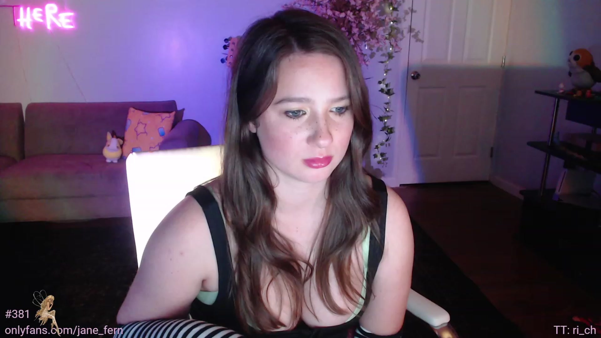 Gallery image thumbnail from Jane_Fern's myfreecams stream on, 05/23/2023, 02:19 image 15 of 20