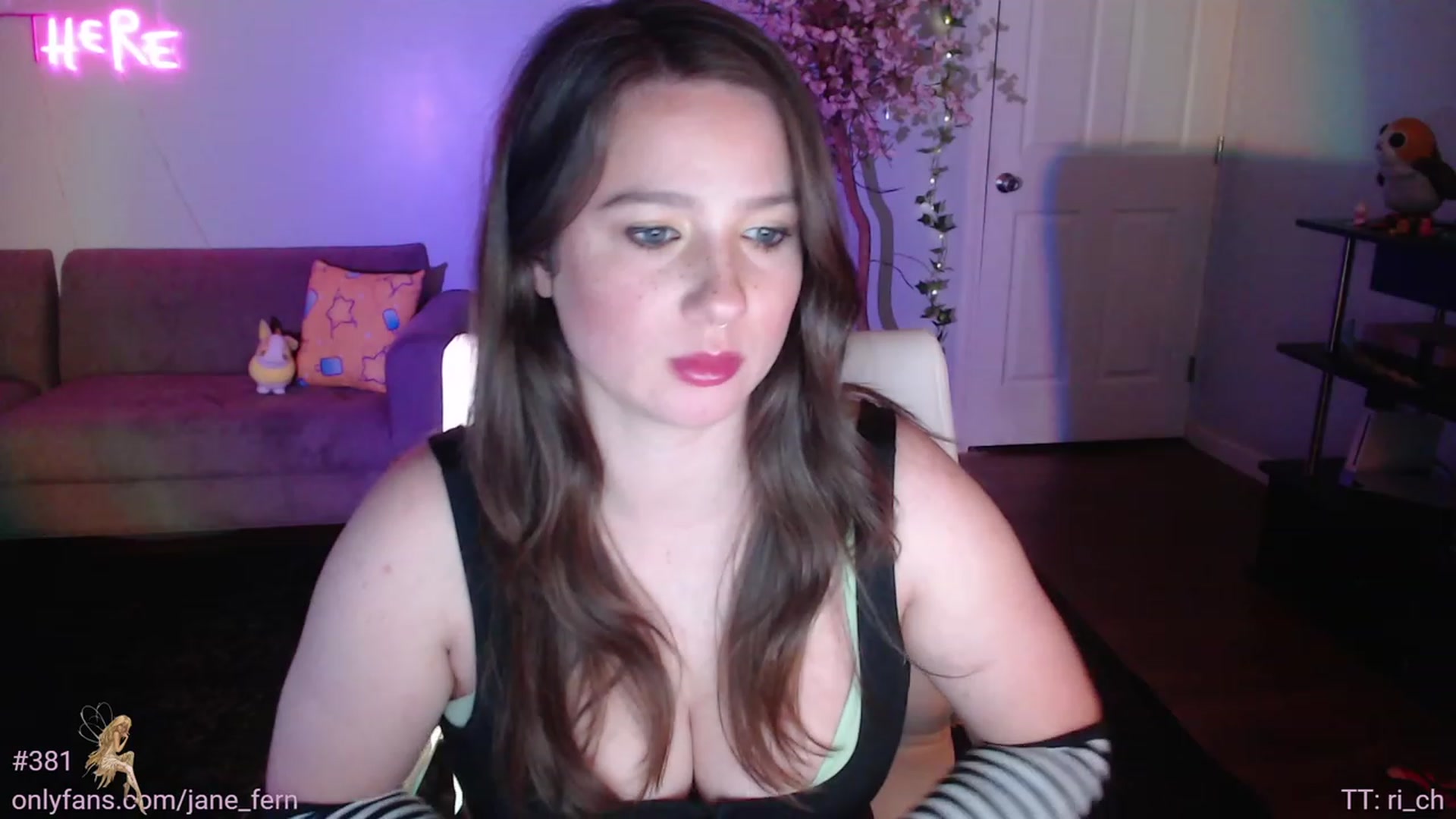 Gallery image thumbnail from Jane_Fern's myfreecams stream on, 05/23/2023, 02:19 image 12 of 20