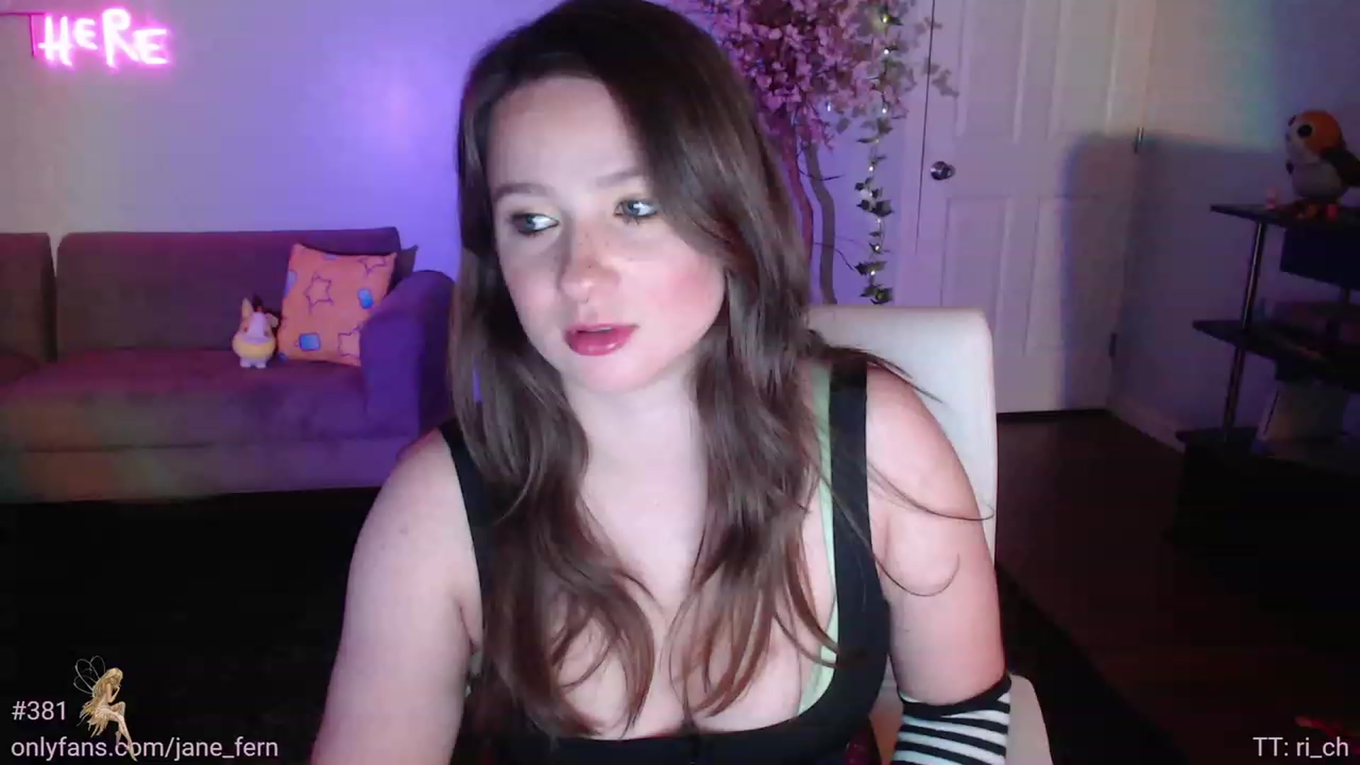 Gallery image thumbnail from Jane_Fern's myfreecams stream on, 05/23/2023, 02:19 image 11 of 20