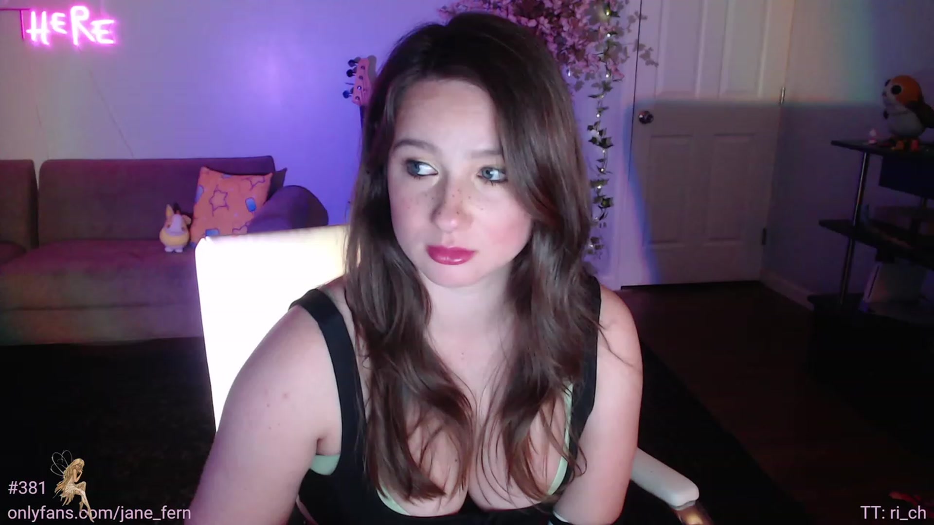 Gallery image thumbnail from Jane_Fern's myfreecams stream on, 05/23/2023, 02:19 image 13 of 20