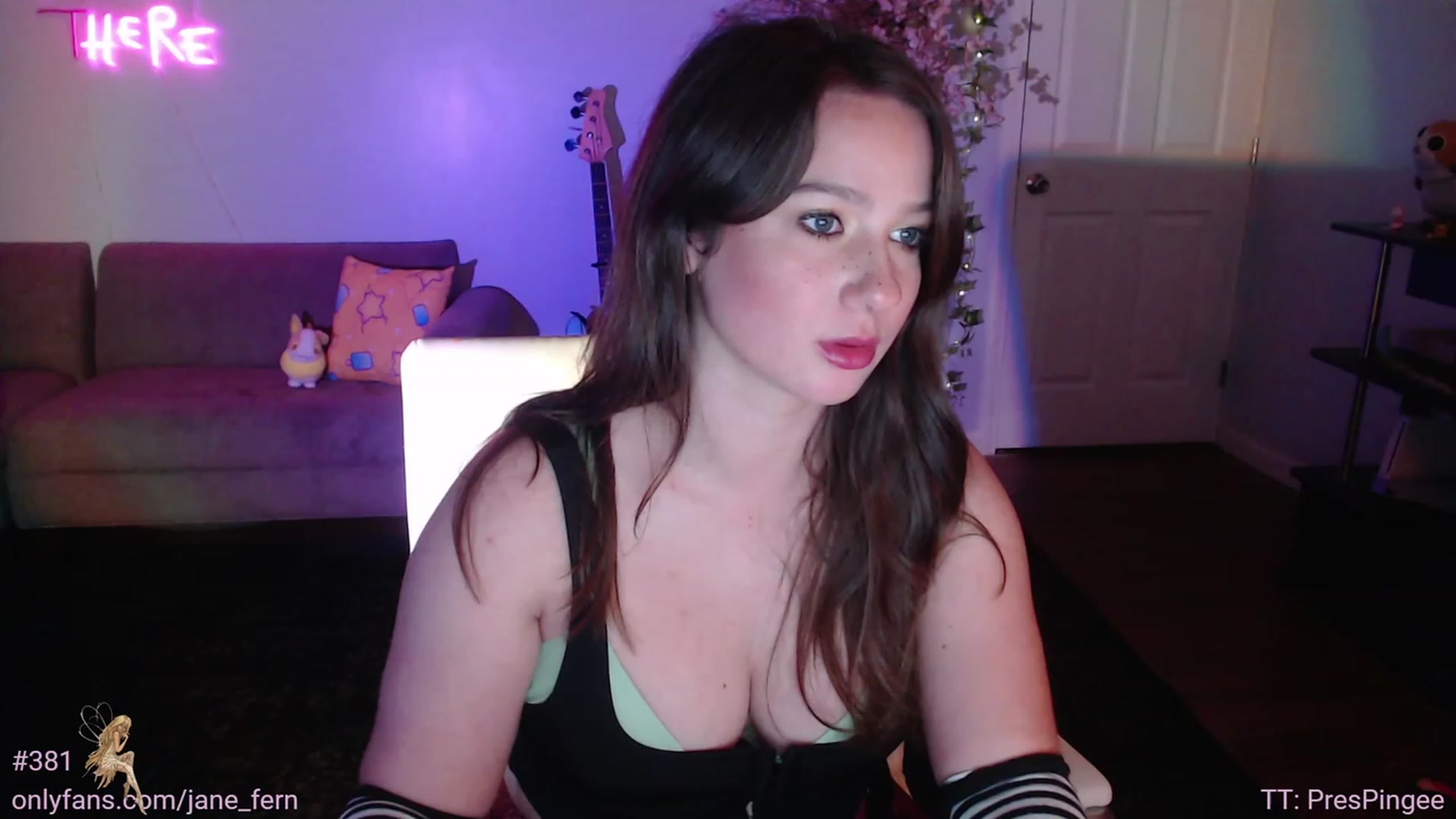 Gallery image thumbnail from Jane_Fern's myfreecams stream on, 05/23/2023, 02:39 image 17 of 20