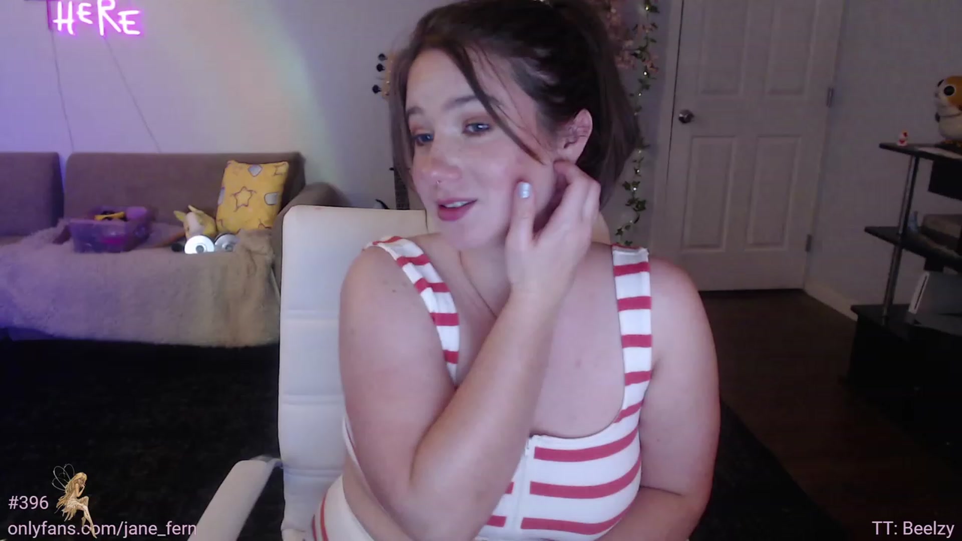 Gallery image thumbnail from Jane_Fern's myfreecams stream on, 05/26/2023, 04:24 image 17 of 20