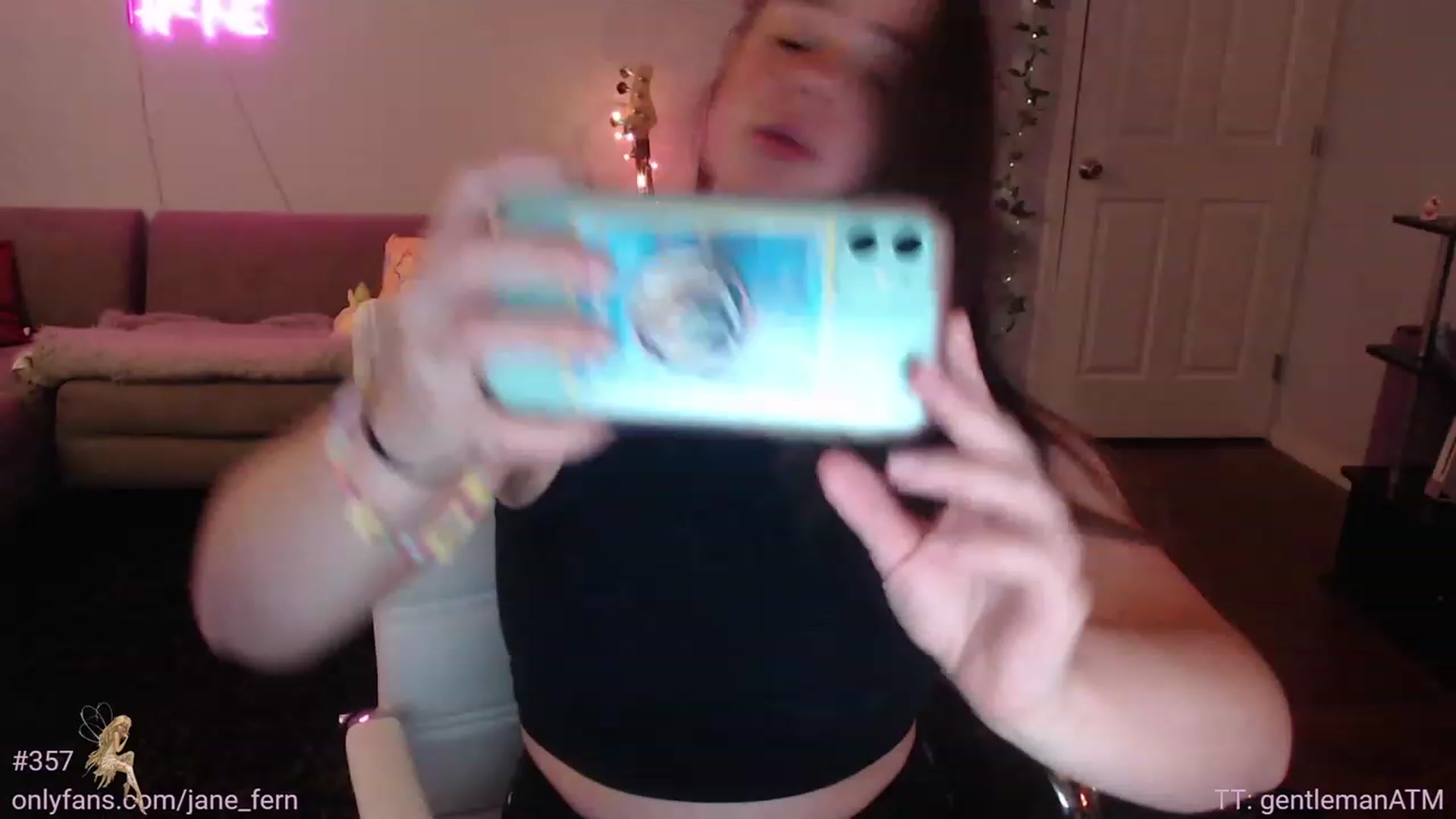 Gallery image thumbnail from Jane_Fern's myfreecams stream on, 06/01/2023, 03:51 image 1 of 20
