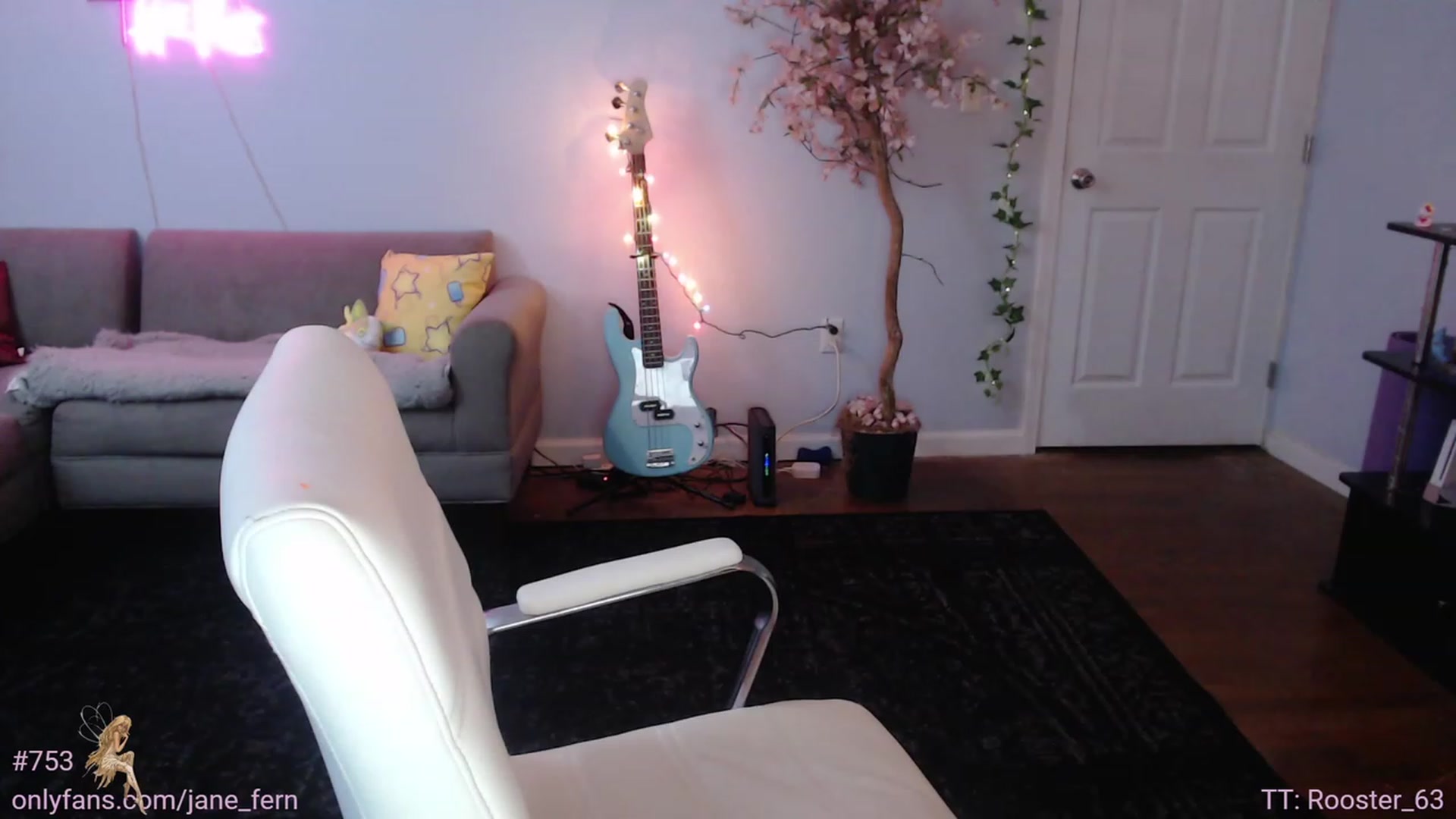 Gallery image thumbnail from Jane_Fern's myfreecams stream on, 06/03/2023, 04:39 image 3 of 20