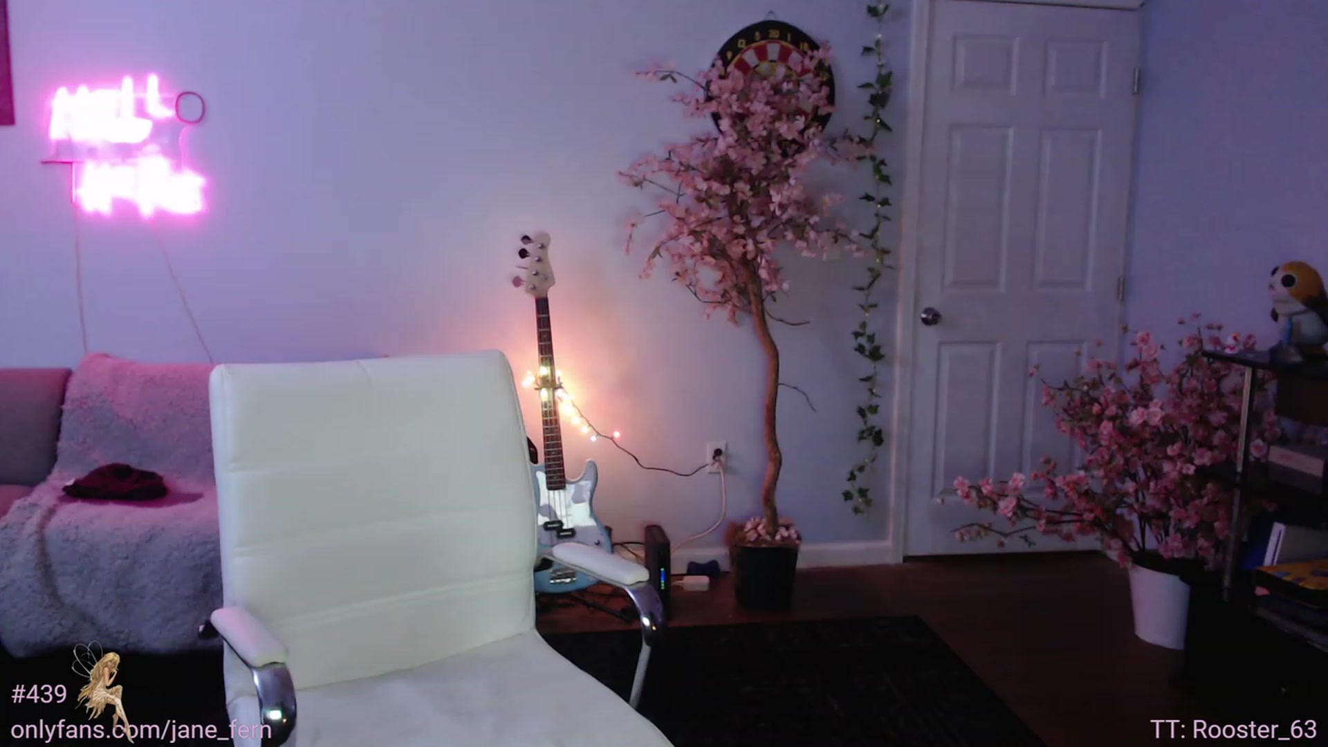 Gallery image thumbnail from Jane_Fern's myfreecams stream on, 06/30/2023, 03:33 image 16 of 20