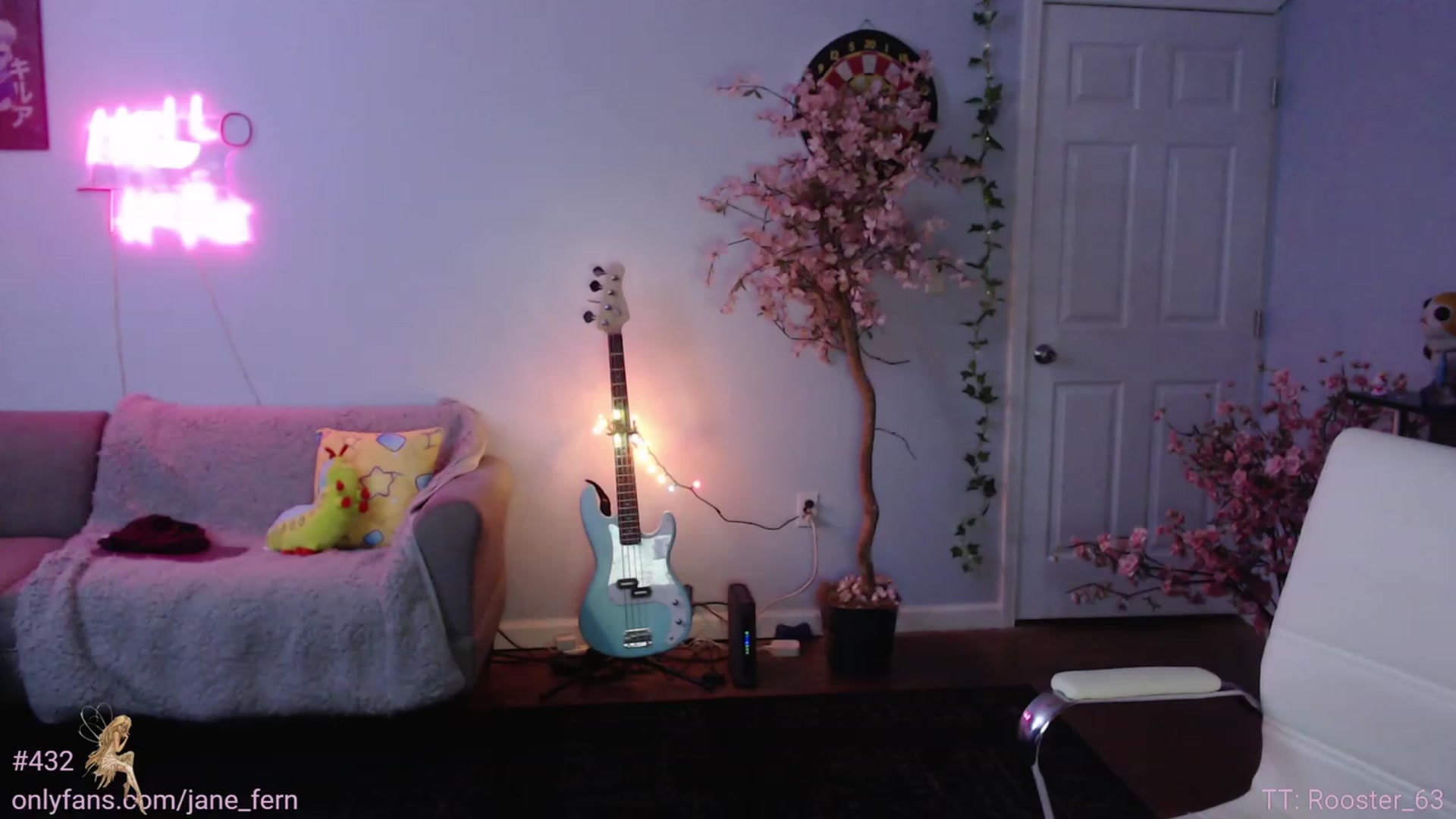 Gallery image thumbnail from Jane_Fern's myfreecams stream on, 06/30/2023, 05:43 image 10 of 20
