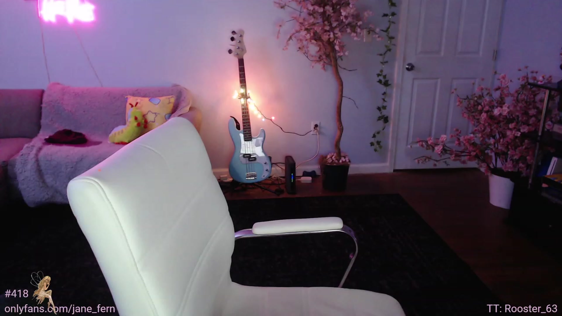 Gallery image thumbnail from Jane_Fern's myfreecams stream on, 06/30/2023, 05:43 image 12 of 20