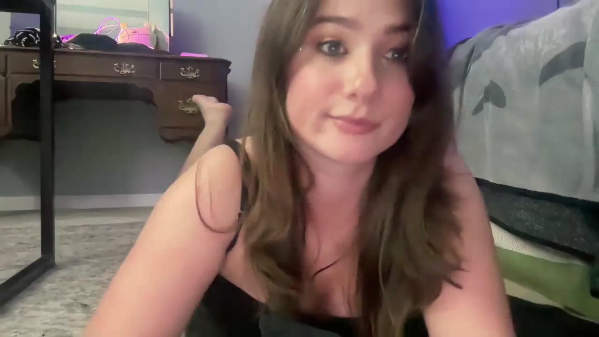 Gallery image thumbnail from Jane_Fern's myfreecams stream on, 07/08/2023, 03:17 image 17 of 20
