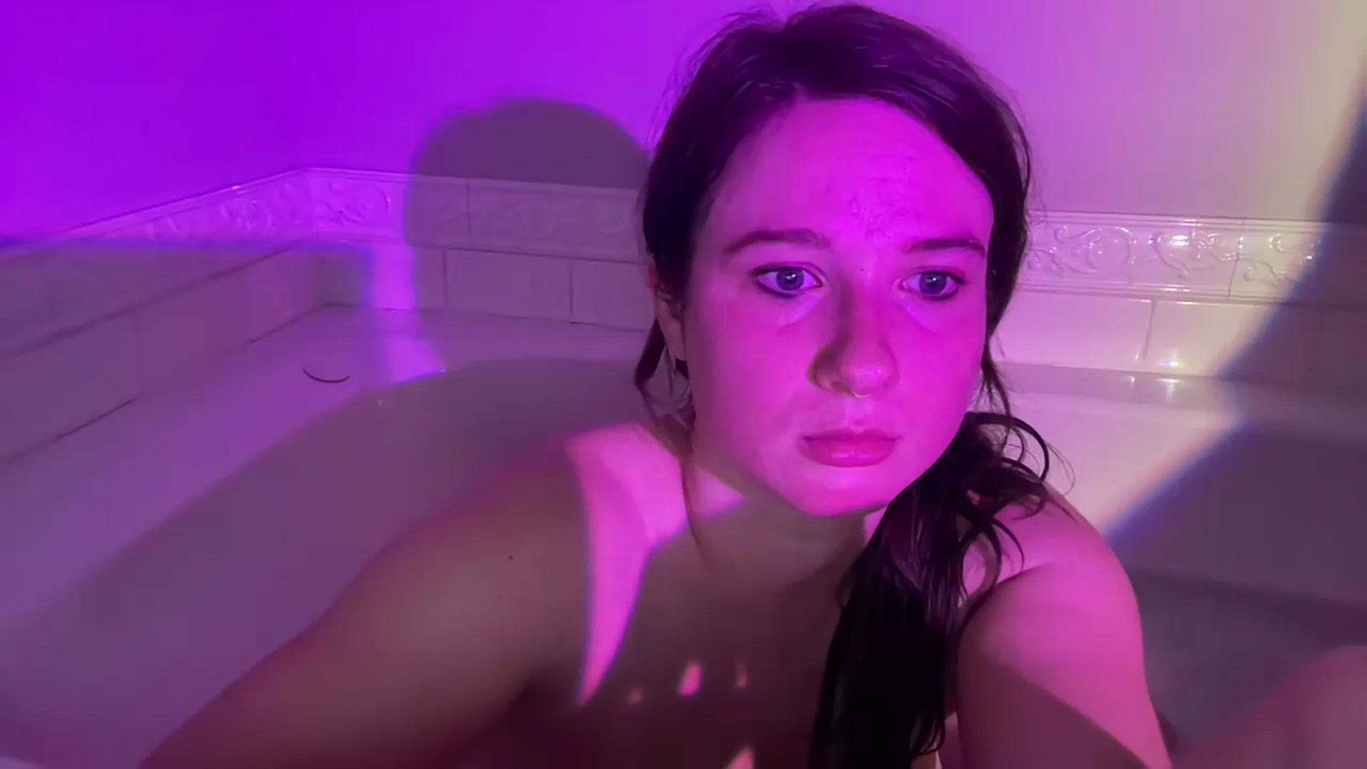 Gallery image thumbnail from Jane_Fern's myfreecams stream on, 07/08/2023, 06:17 image 16 of 20