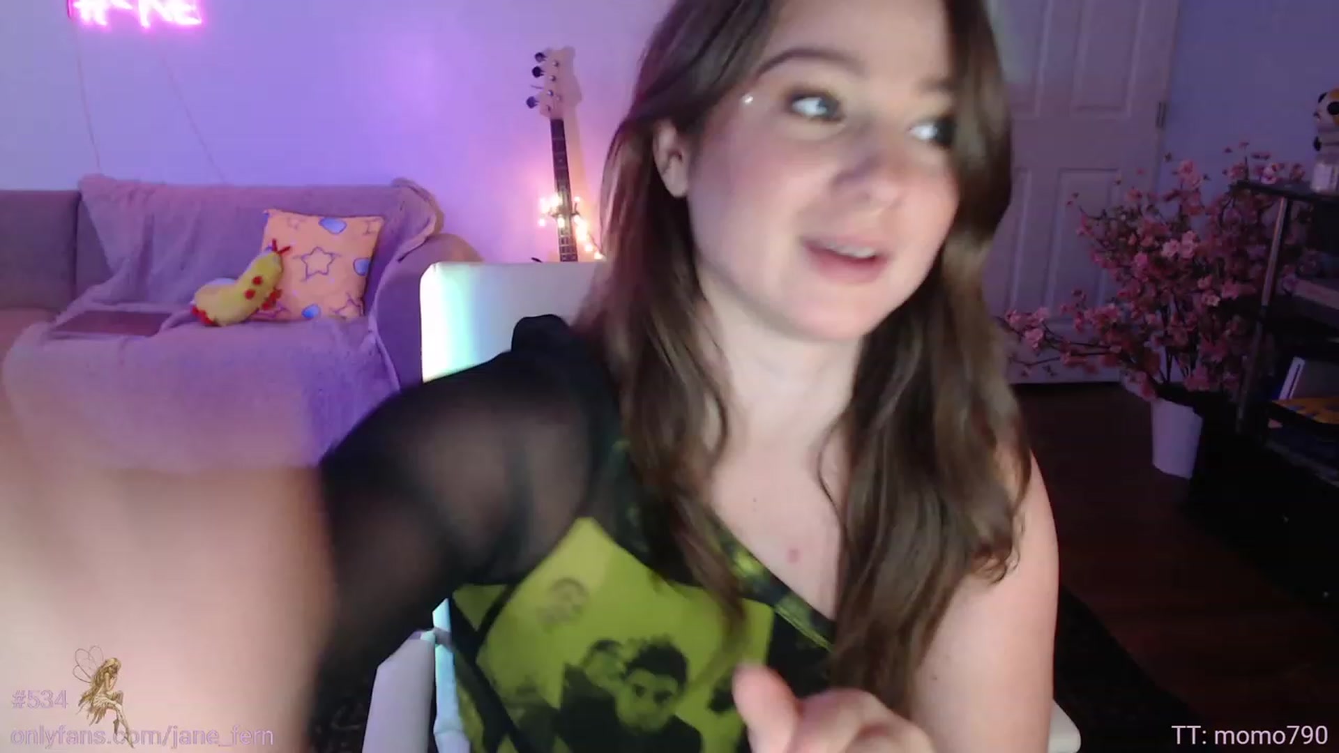 Gallery image thumbnail from Jane_Fern's myfreecams stream on, 07/12/2023, 01:36 image 3 of 20