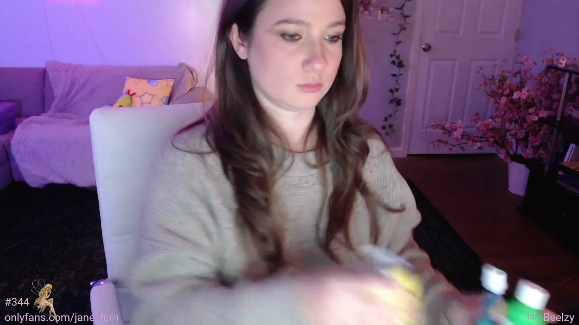 Gallery image thumbnail from Jane_Fern's myfreecams stream on, 07/18/2023, 04:19 image 5 of 20