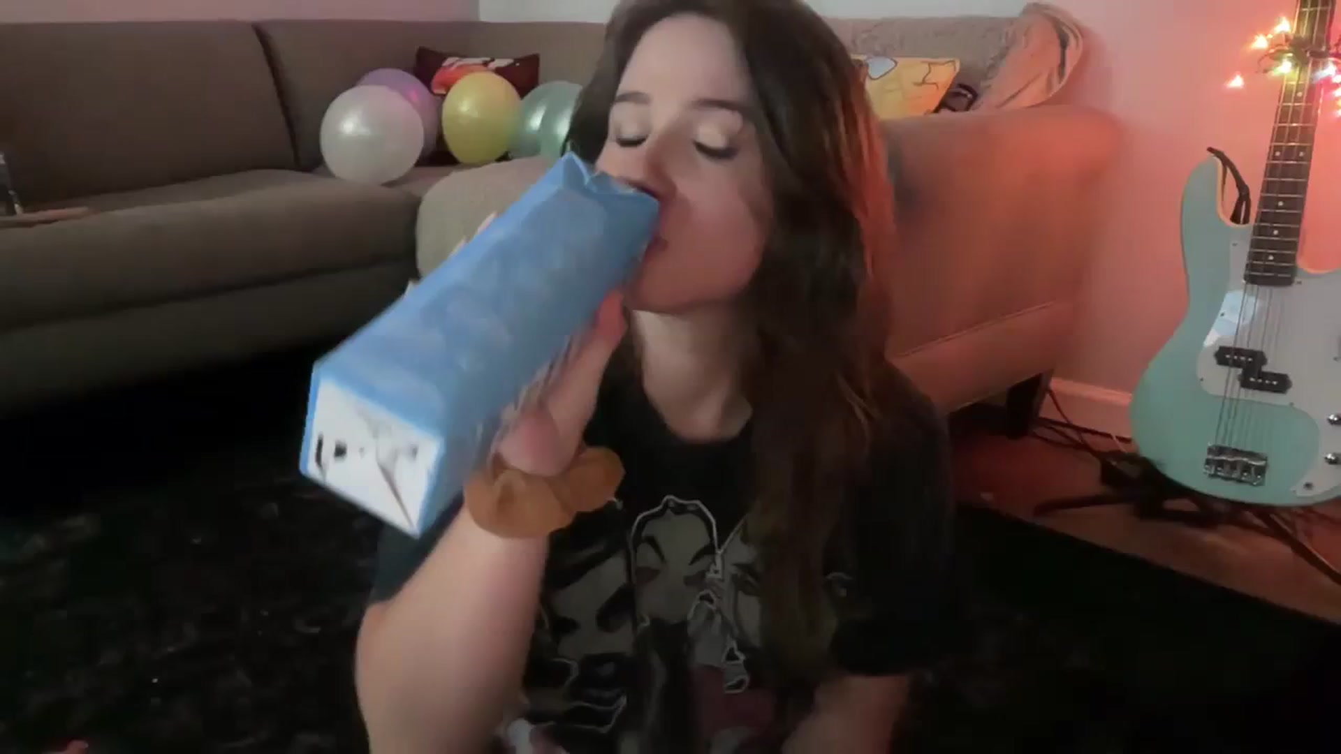 Gallery image thumbnail from Jane_Fern's myfreecams stream on, 08/03/2023, 07:13 image 1 of 20