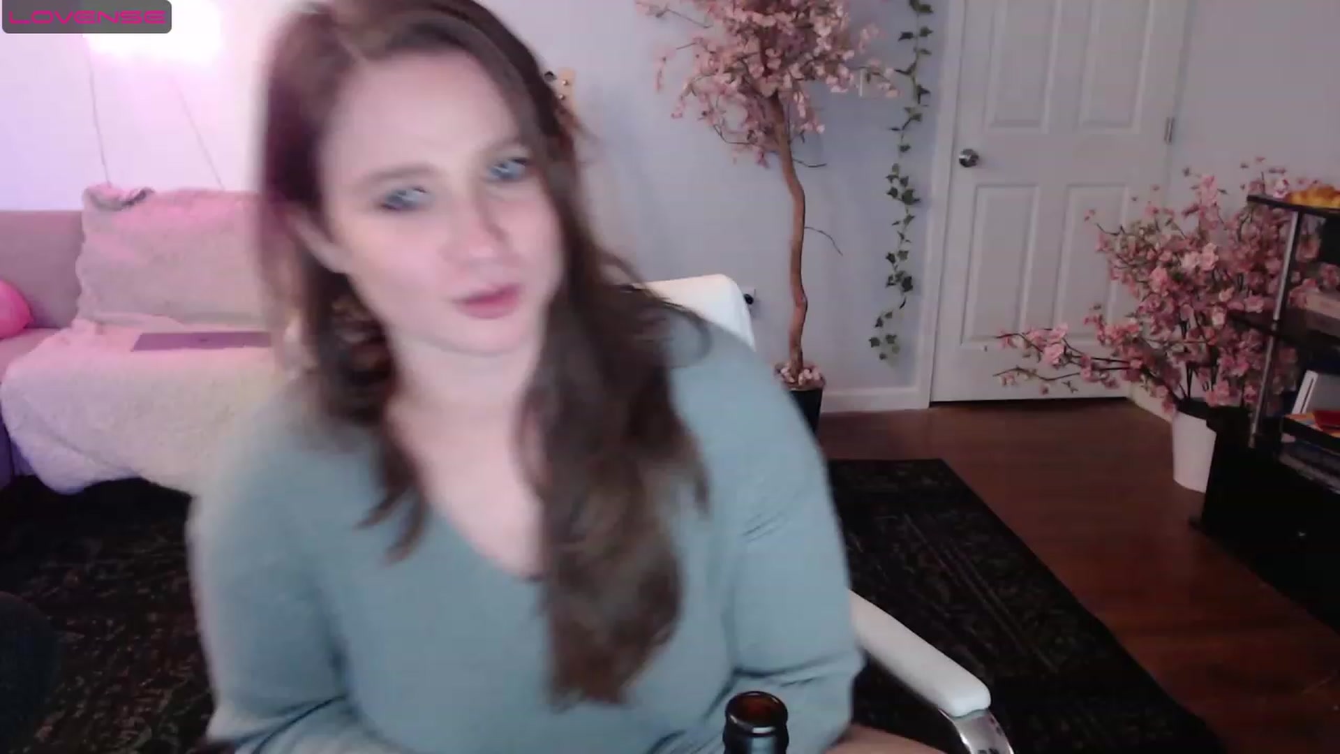 Gallery image thumbnail from Jane_Fern's myfreecams stream on, 08/10/2023, 04:29 image 10 of 20